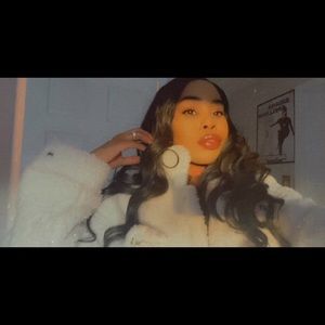 Meet your Posher, Briana